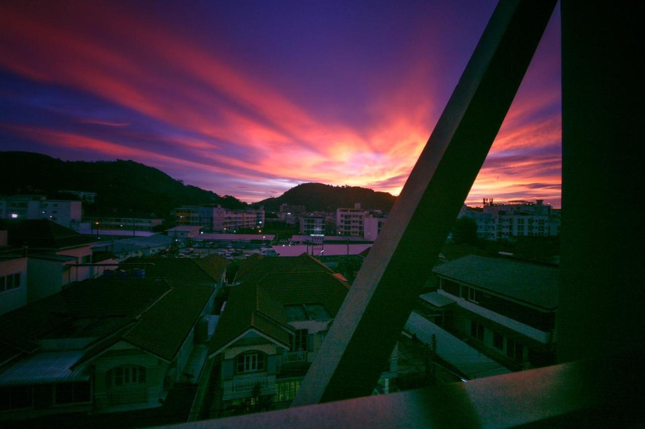 Tropical Sunset Hotel Patong Exterior photo